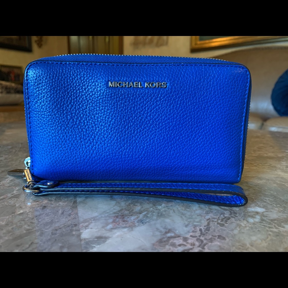 Michael Kors Large Leather Smartphone Wristlet